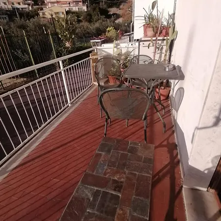 Con Terrazza Vista Panoramica Kwatera prywatna Alassio
